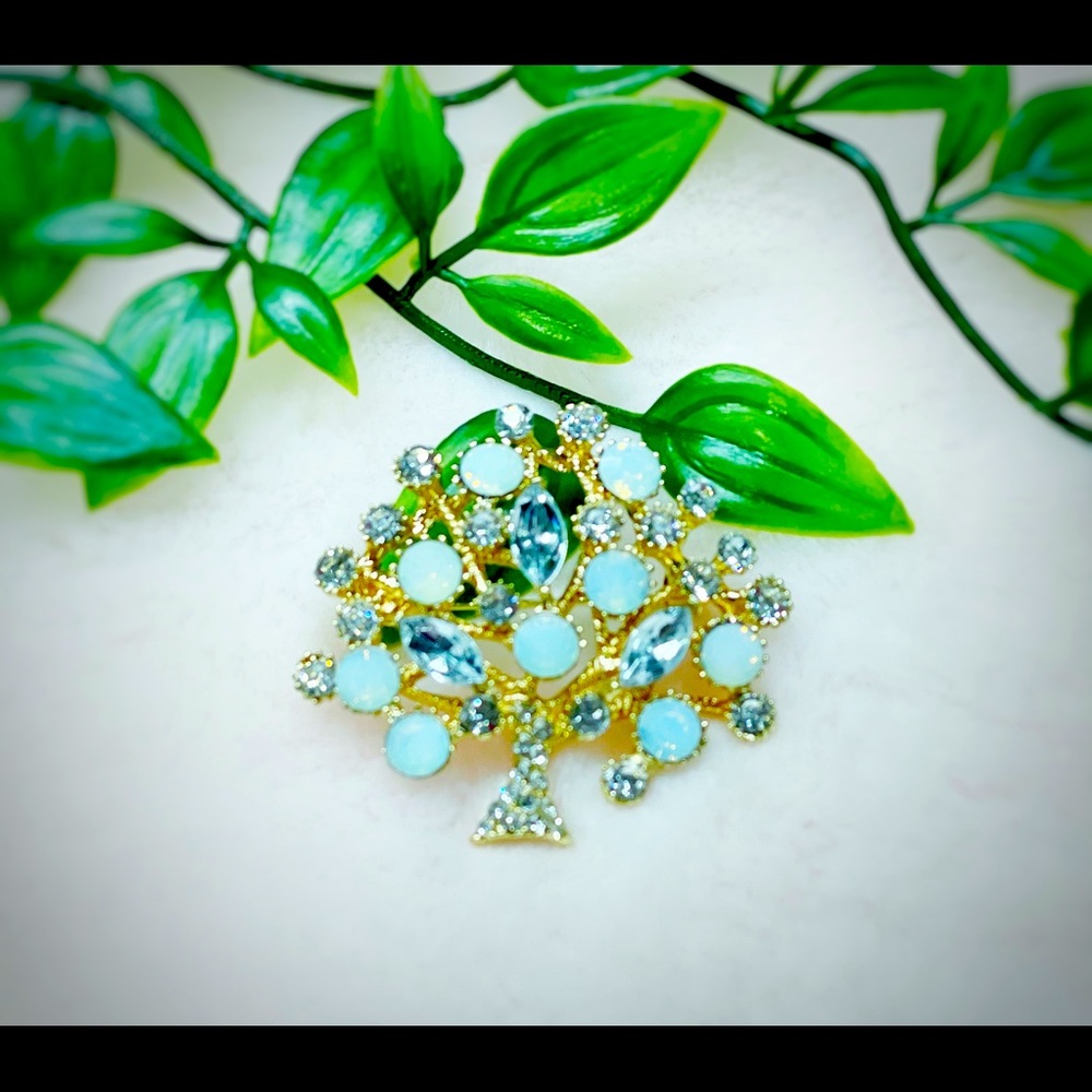 Brooch